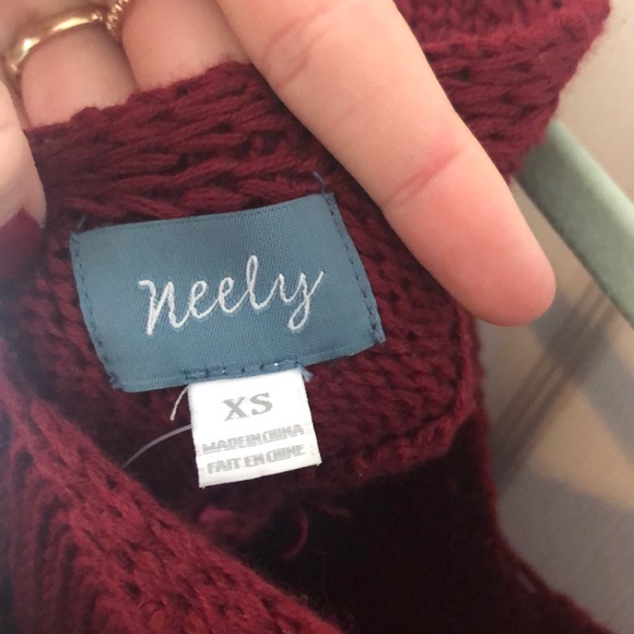 Neely Woven Back Maroon Sweater - Picture 3 of 3